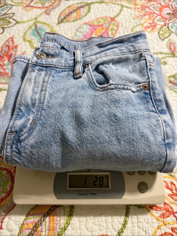 American Eagle size 4 short strigid light denim distressed jeans preppy casual - Image 10