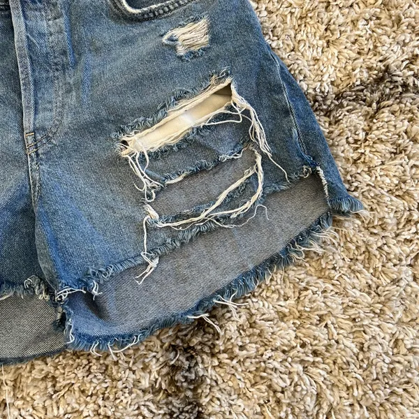 GUC Distressed Exposed Pockets Shorts - Image 3