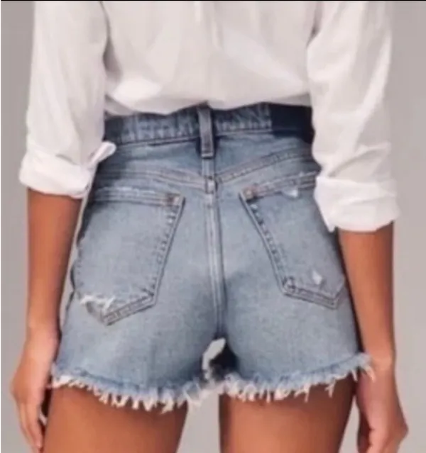 Abercrombie high rise the mom short - Image 2