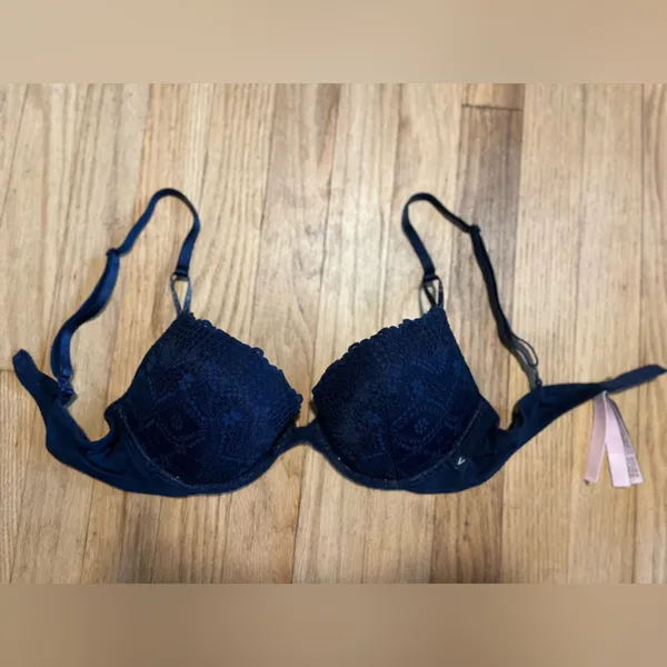 Victoria’s Secret. Navy Blue Lace Bra. New without tags. Push up. - Image 2