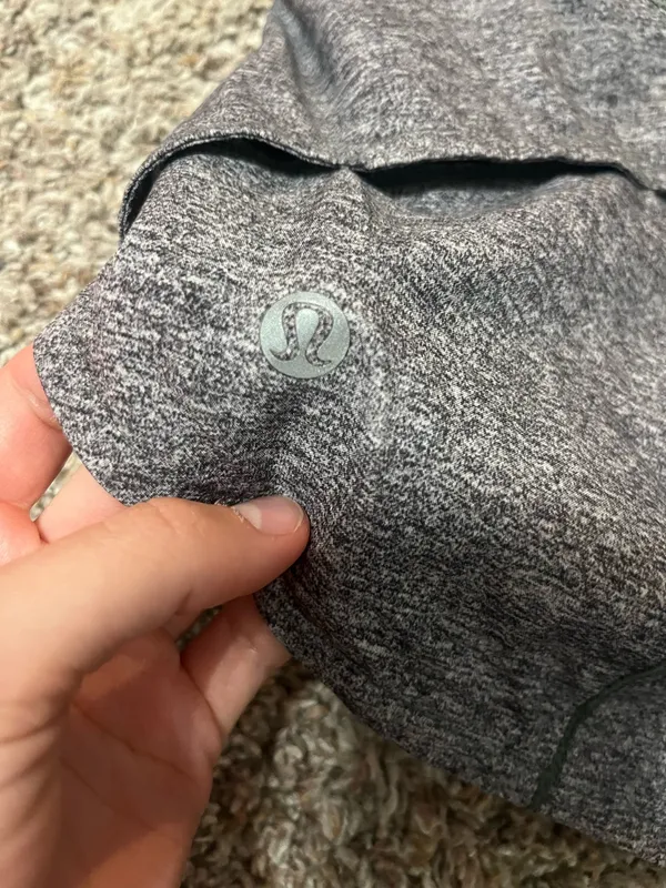 Lululemon Shorts 2.5" - Image 3
