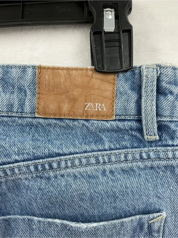 Zara High-Rise Straight Jeans - Light Blue Wash 035 - Image 9