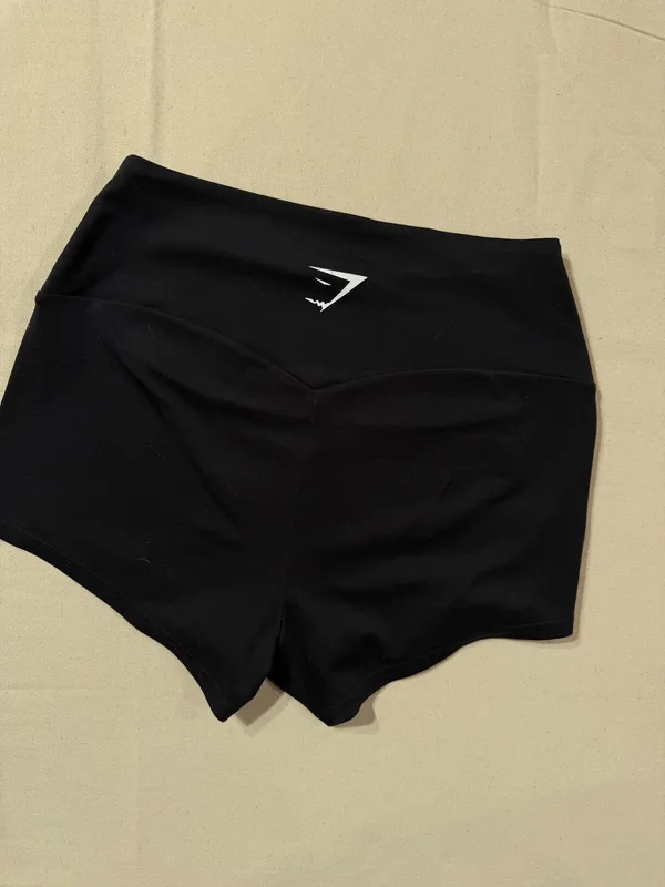 Gymshark Seamless Shorts size small black 2in inseam - Image 8