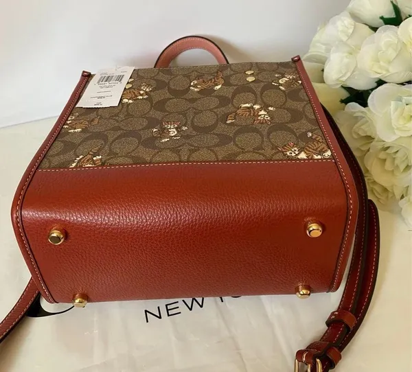 Coach Dempsey Tote 22 In Signature Canvas With Dancing Kitten Print - Image 3