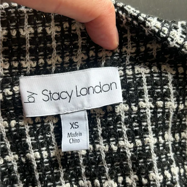 Chic‎ Black and White Skirt Set for Effortless Elegance Size XS - Image 6