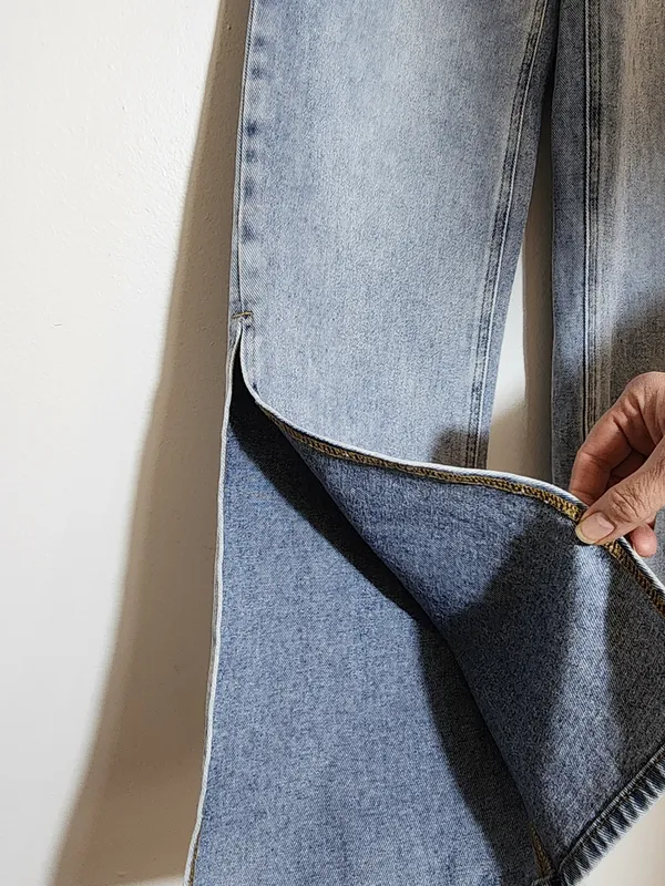 PacSun Light Wash 90s Boyfriend Jeans with High Slits Size 24 - Image 5