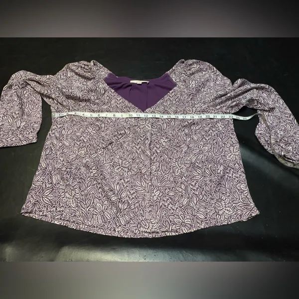 LOFT Purple & White Floral V-Neck Long Sheer Sleeve Blouse - Image 7