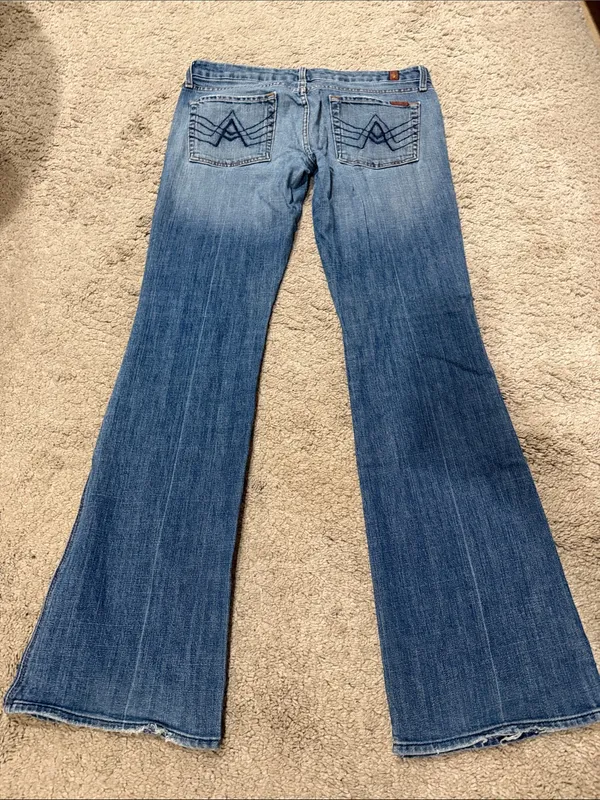 7 For All Mankind Women's “A” pocket Jeans - EUC - Image 3