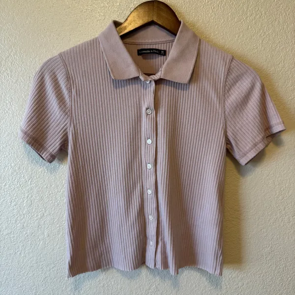 Abercrombie & Fitch Pink Ribbed Button Front Polo Top Size Medium - Image 2