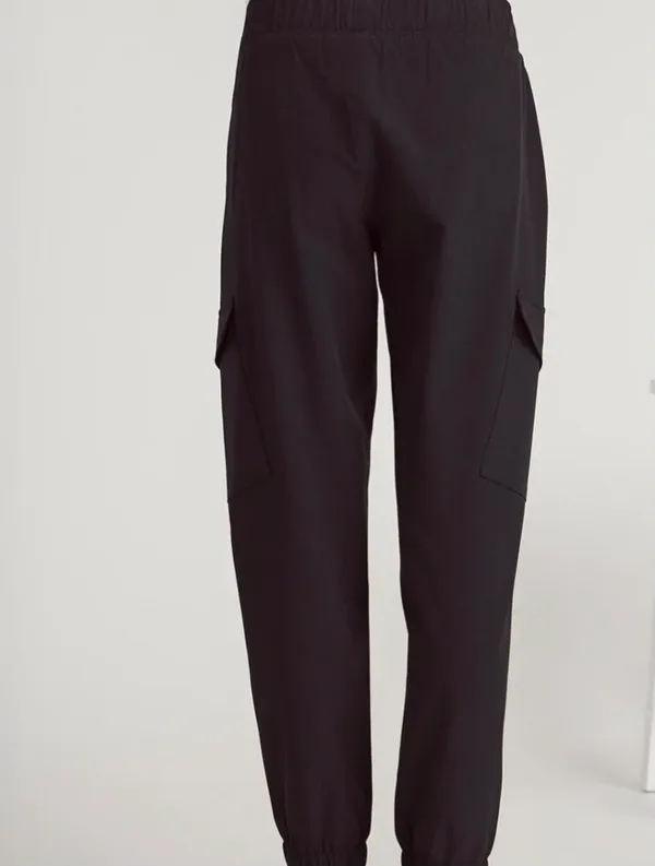 Mondetta Black Stretch Cargo Commuter Pant - Image 12