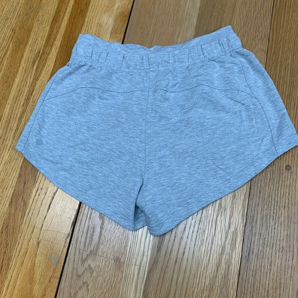Lululemon Heathered Grey On The Fly Short 2.5 Drawstring Athletic Pockets Size 6 - Image 4