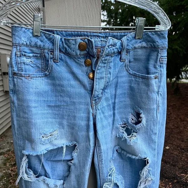 American Eagle Strigid Ripped Tom Jean - Image 2