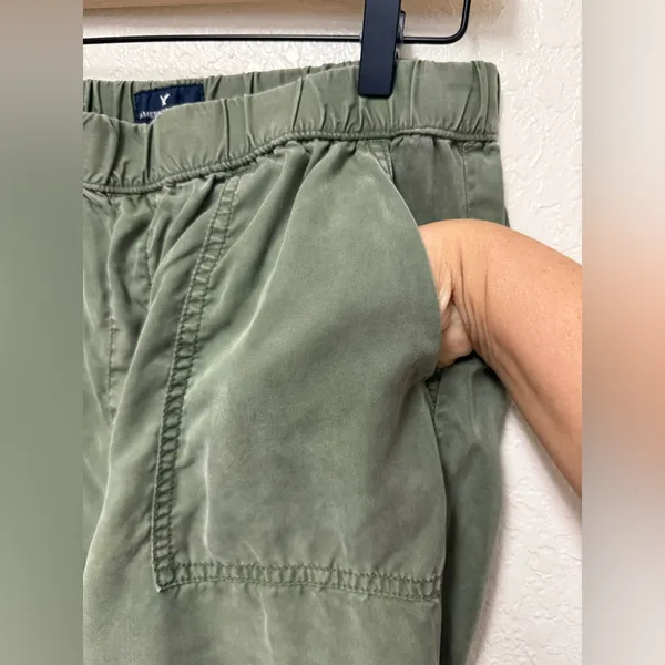 AMERICAN EAGLE OUTFITTERS Distressed Green Jogger Pants - Image 4
