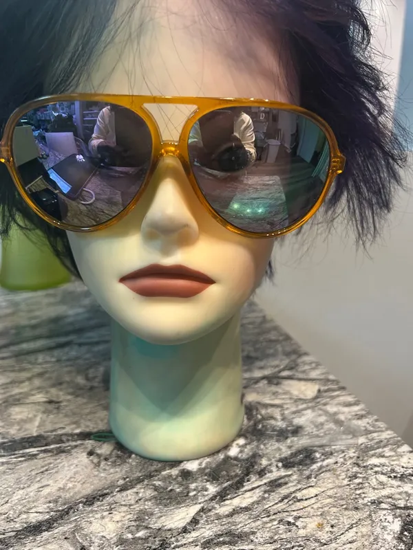 Amber Frame Women's Oversized Aviator Sunglasses - Image 2