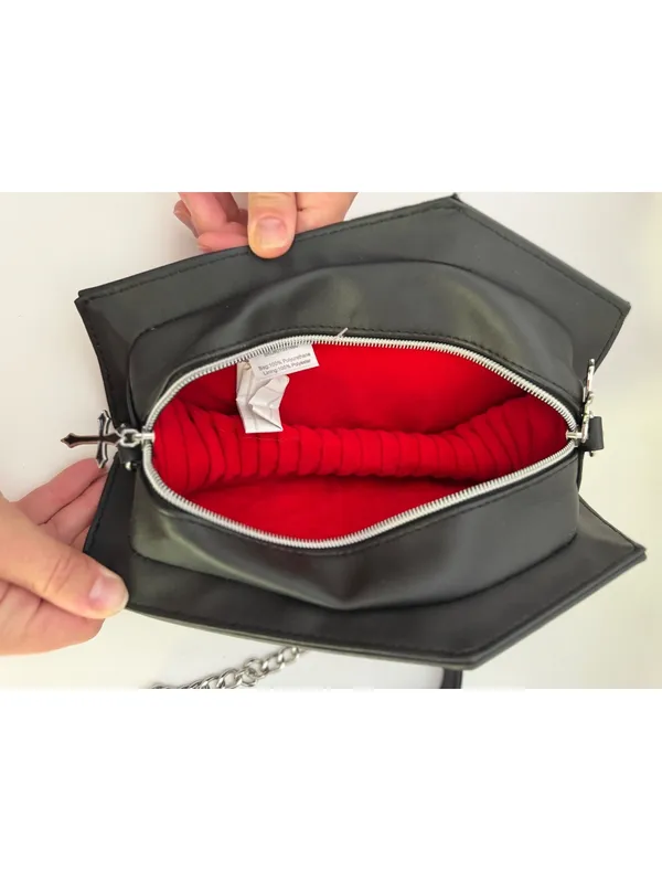 Black coffin crossbody bag with chain strap - Image 3