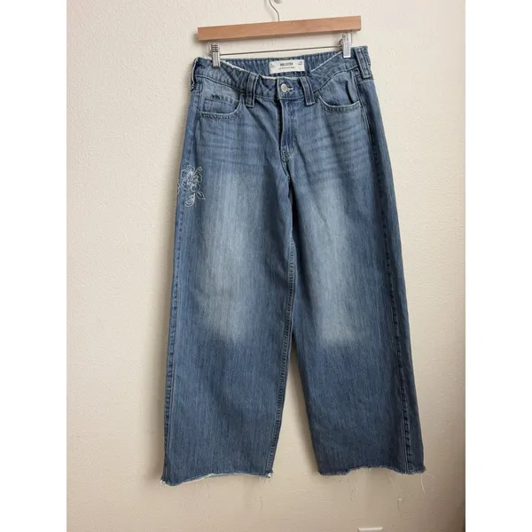 Hollister Low-Rise Super Baggy Jeans Floral Embroidered Medium Wash 28 Regular - Image 2