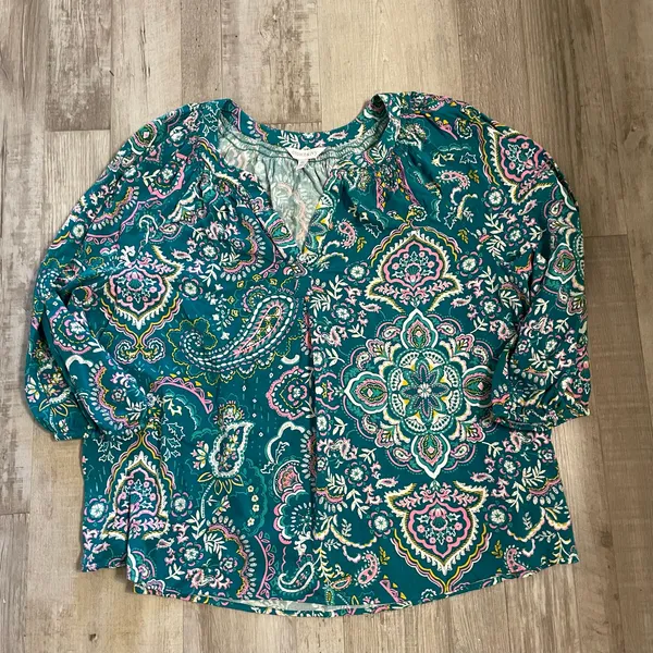 Crown & Ivy PL Paisley 3/4 Sleeve Peasant Top - Image 10