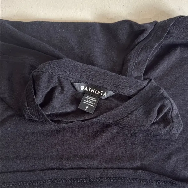 Athleta Women's Black Sleeveless Top - Image 4