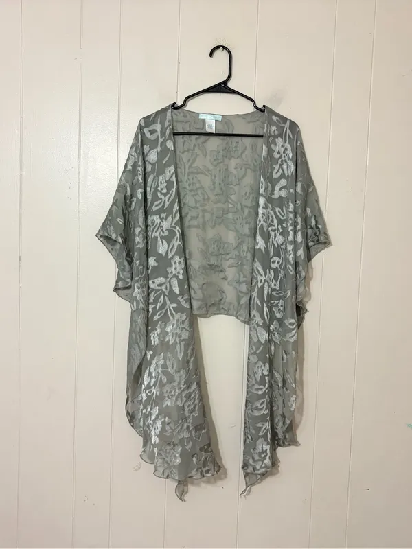 Betsey Johnson Gray Silver Floral Burnout Open Front Kimono Shawl Wrap One Size - Image 2