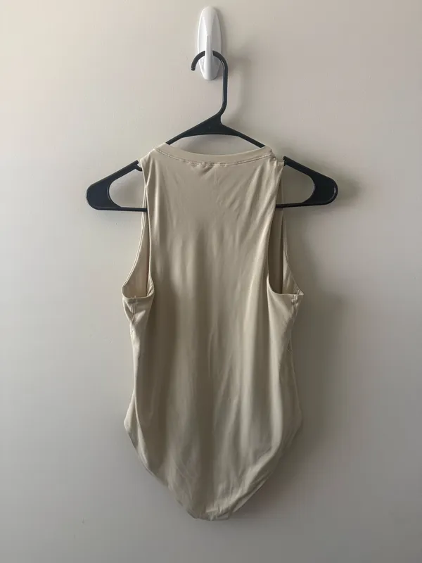 lululemon athletica High-Neck One-Piece bodysuit in Cream M - Image 7