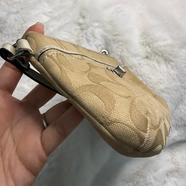 COACH Tan Signature Canvas Turnlock Wristlet - Image 4