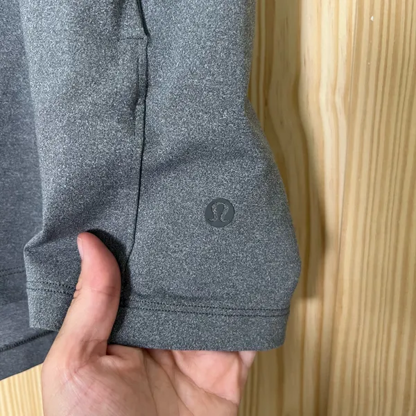 LULULEMON- On The Fly Short 2.5" Heathered Slate Size 12 - Image 4