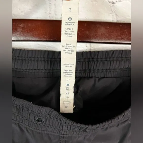 Lululemon Step‎ Lively Crop Womens Sz 2 Black Yoga Pants dance studio street - Image 6