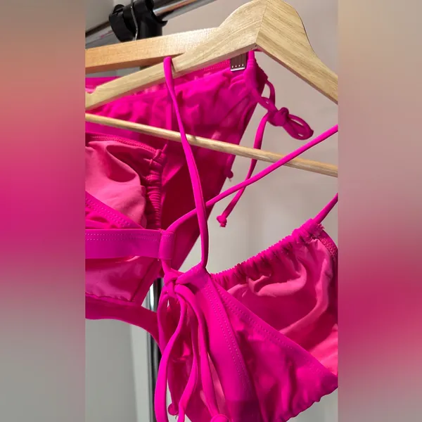 Blooming Jelly New Classic Bright Hot Pink String Bikini Swim Set, Small - Image 2