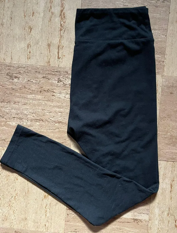 Black Leggings Size M - Image 3