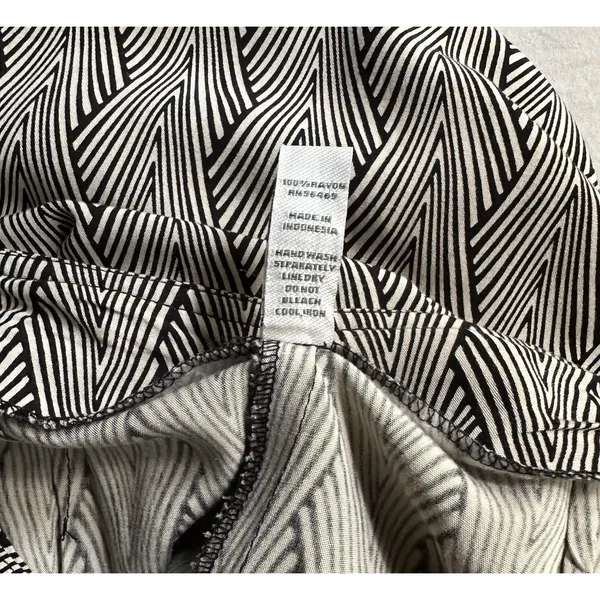 Valija wide-leg trousers, size 6, cream/black, viscose, geometric print. - Image 15