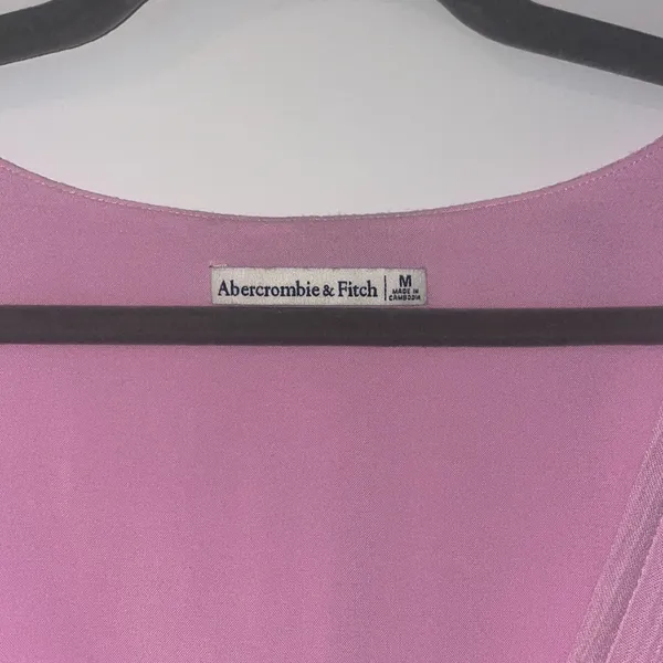 Abercrombie & Fitch pink crop top - Image 8
