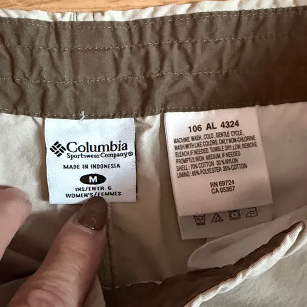 Columbia women’s Light Tan Athletic Shorts - Image 2