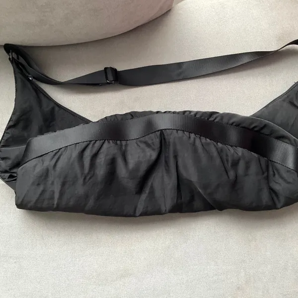 Alo Yoga Om The Go Gym Sling Bag Black - Image 7