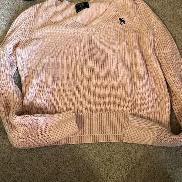 Abercrombie v neck sweater M‎ - Image 5