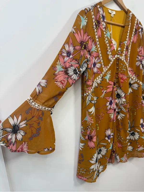 entro Mustard Floral V-Neck Mini Dress size M - Image 5