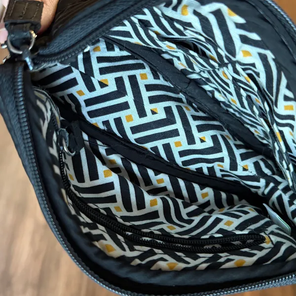 Vera Bradley Black Quilted Wristlet Silver Hardware - Image 5