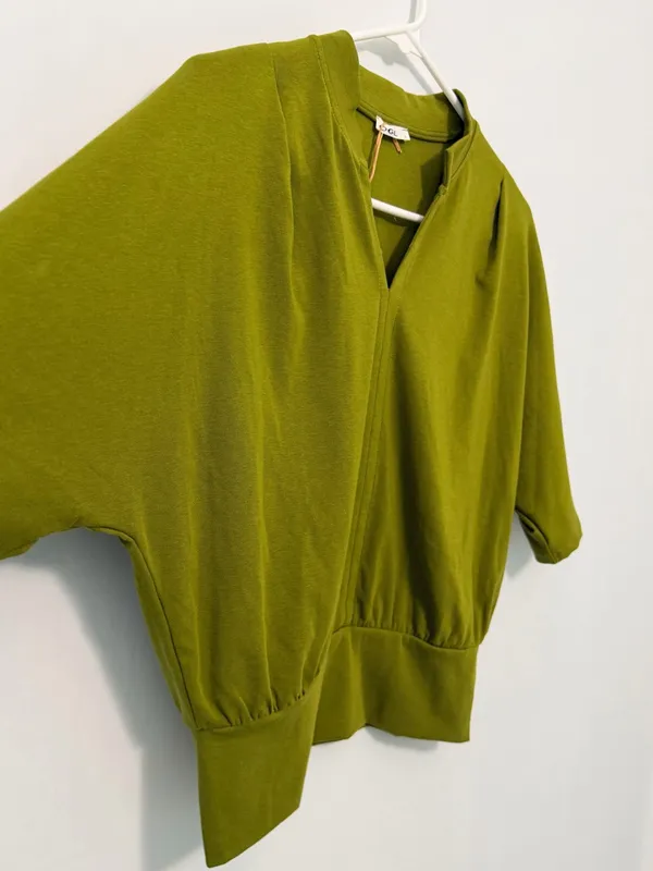 OGL Stand Collar V-Neck Short Sleeve Top Large NEW - Image 11