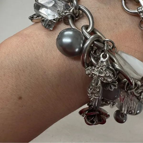Silver Tone Chunky Charm Bracelet Hearts Rose Rhinestone - Image 9