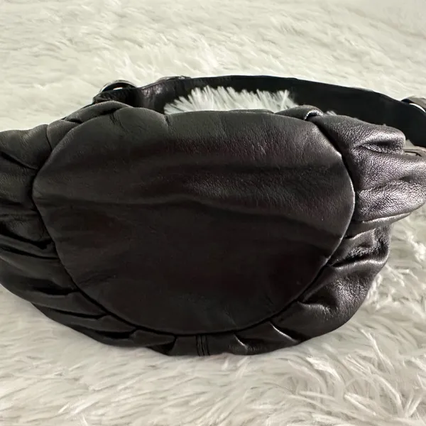 Junior Drake Black Leather Zipper‎ Shoulder Bag - Image 3