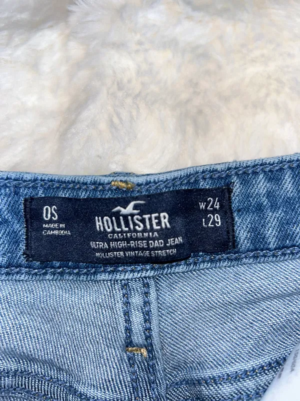 Hollister High Waisted Distressed Dad Jeans - Image 8