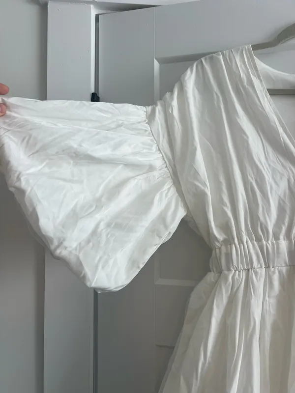 Pretty Little Thing Bubble Puff Dress! Very bridal! - Image 3