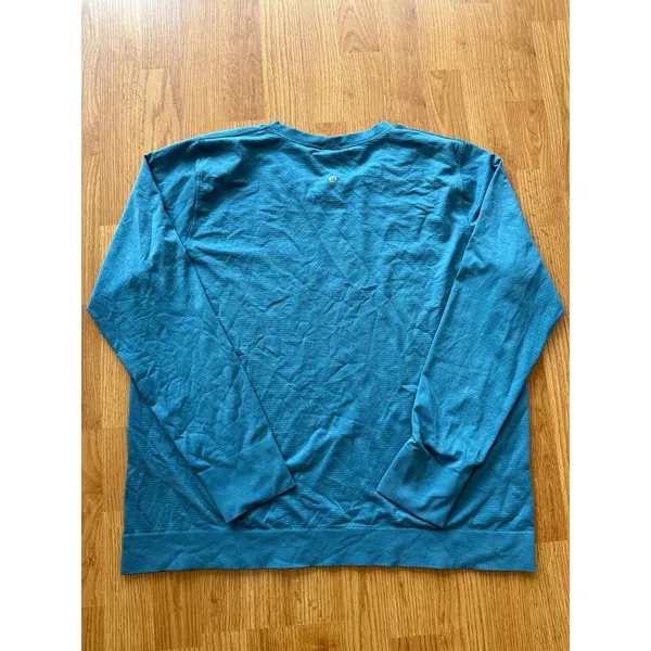 Lululemon Women's Long Sleeve Swiftly Tech - Image 3