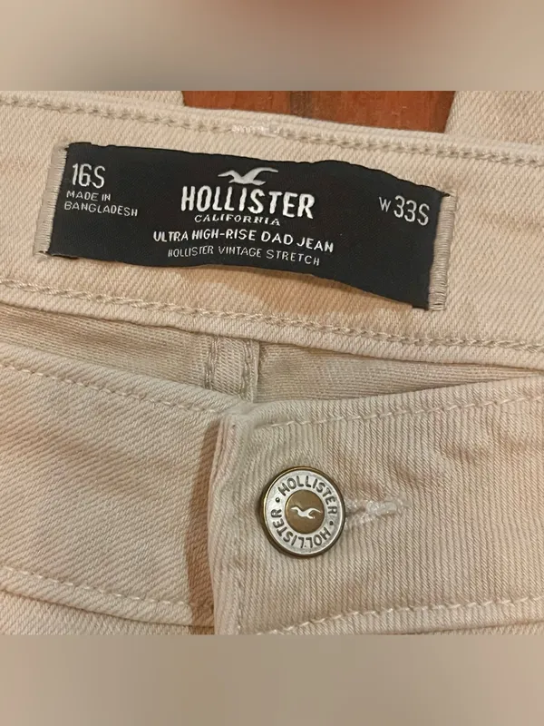 Hollister Women’s Ultra High-Rise Cream Dad Denim Jeans - SHORT LENGTH - Image 9