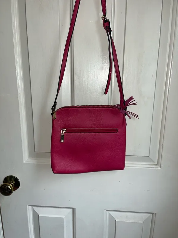 Giani Bernini Pink Chevron Quilted Leather Crossbody Bag with Tassel - Image 3