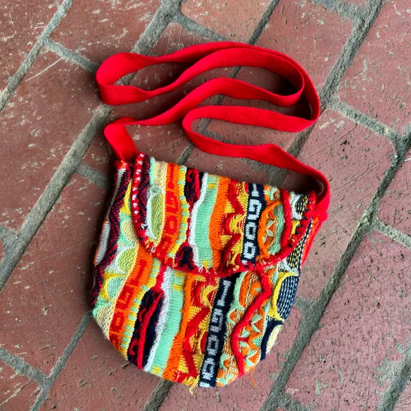 Vintage 90s/Y2K Textured Knit Crossbody Bag - Image 2