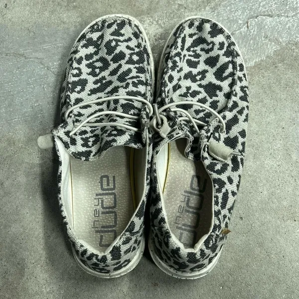 Hey Dude Women’s Wendy Woven Cheetah Grey Slip On Shoes Size 7 - Image 2