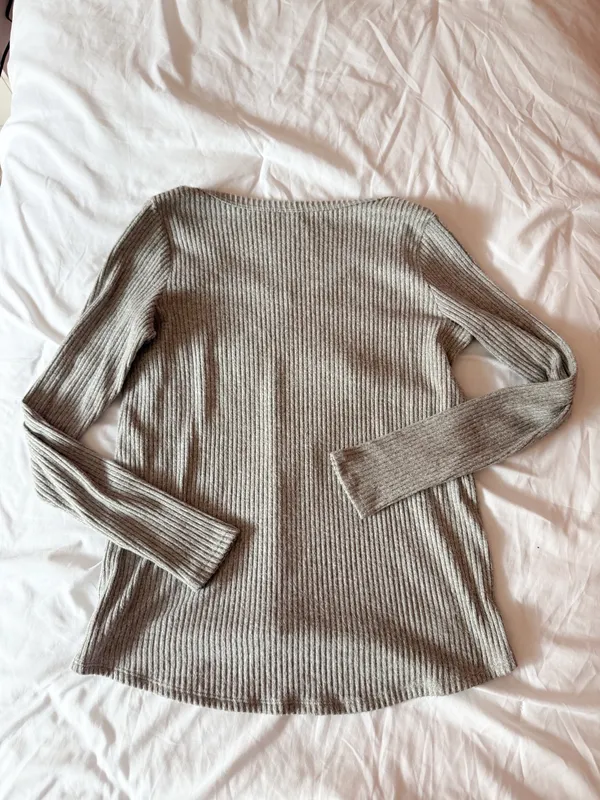 American Eagle Grey Plush Ribbed Long Sleeve Tee Size Small - Image 2