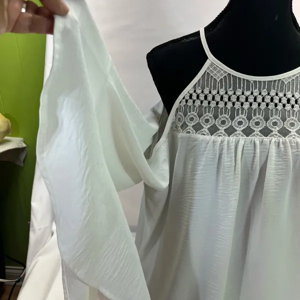 CHIC SOUL COLD SHOULDER BLOUSE 2X‎ WHITE PREOWNED - Image 2