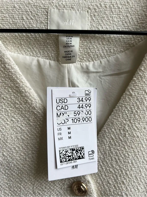 H&M NWT Cream Bouclé Button Front Vest Size Medium Pockets Gold Buttons - Image 3