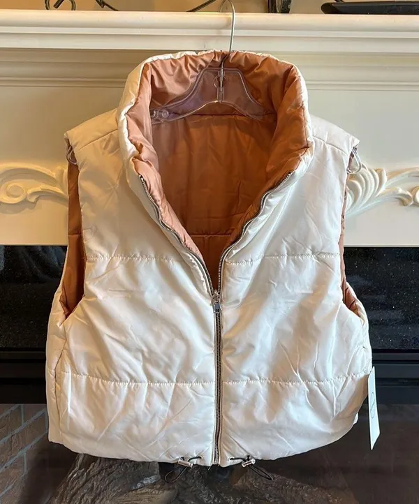 Vine and Valley Puffer Vest Reversible Cozy Zip Jacket Beige Tan Womens M New - Image 7